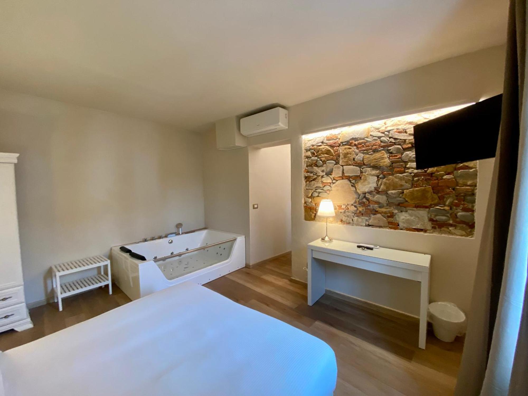 Il Tiglio Jacuzzi&Sauna Лукка Экстерьер фото